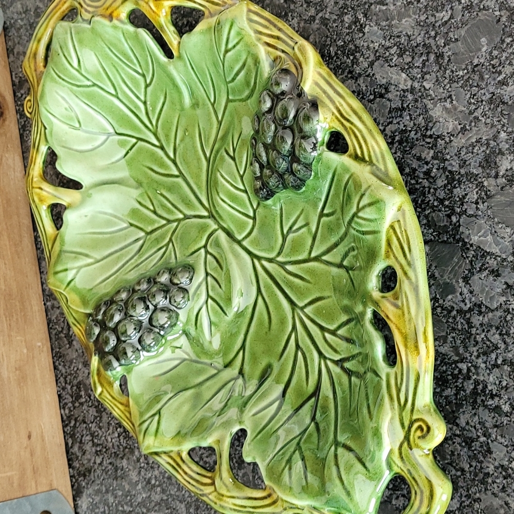 Vintage J. Willifred Hand Crafted Grape Leaves Platter - Picture 5 of 10